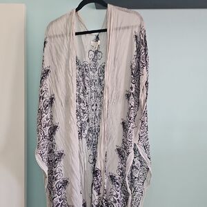 Lovestitch Black and White Patterned Kimono